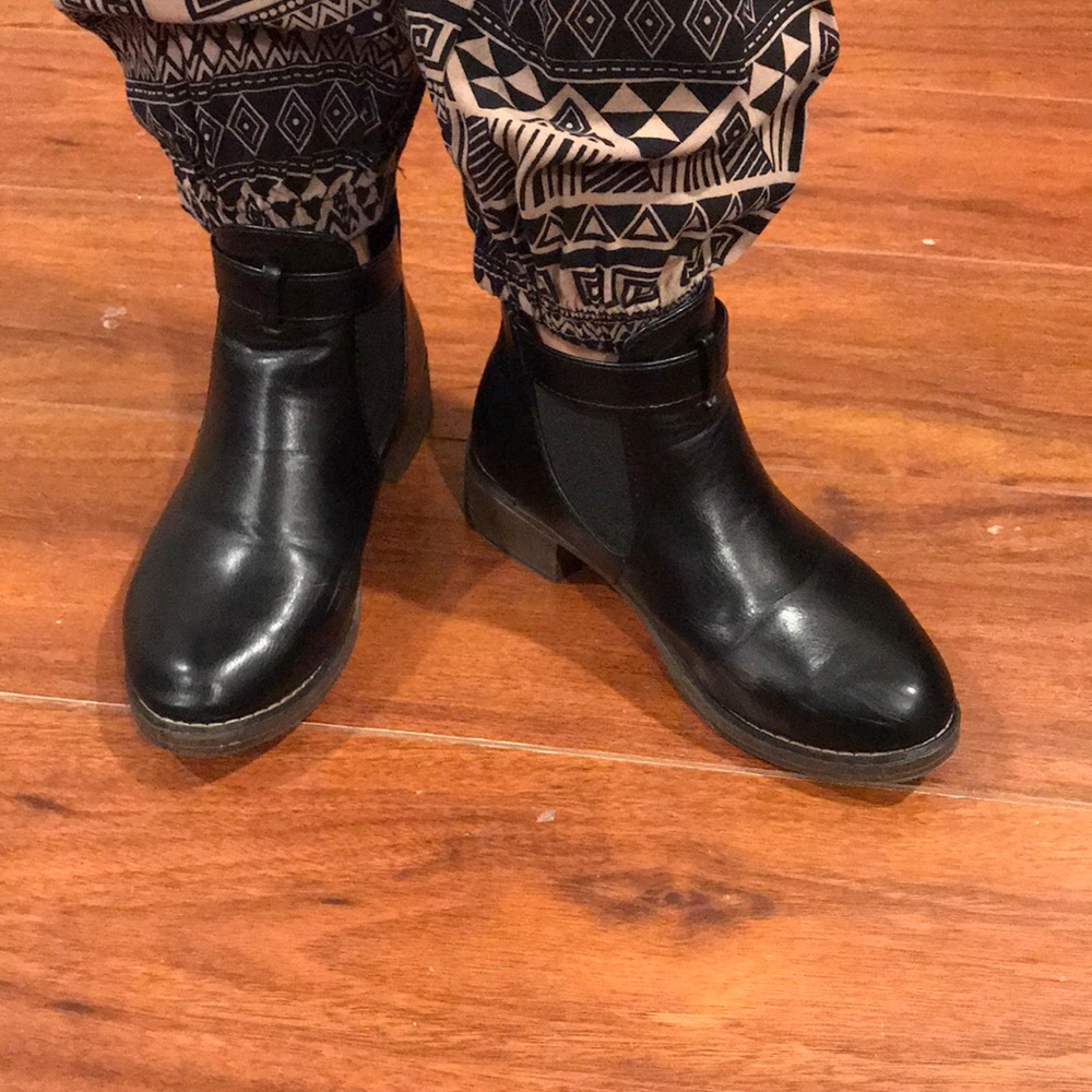 Booties - Picture 3 of 4